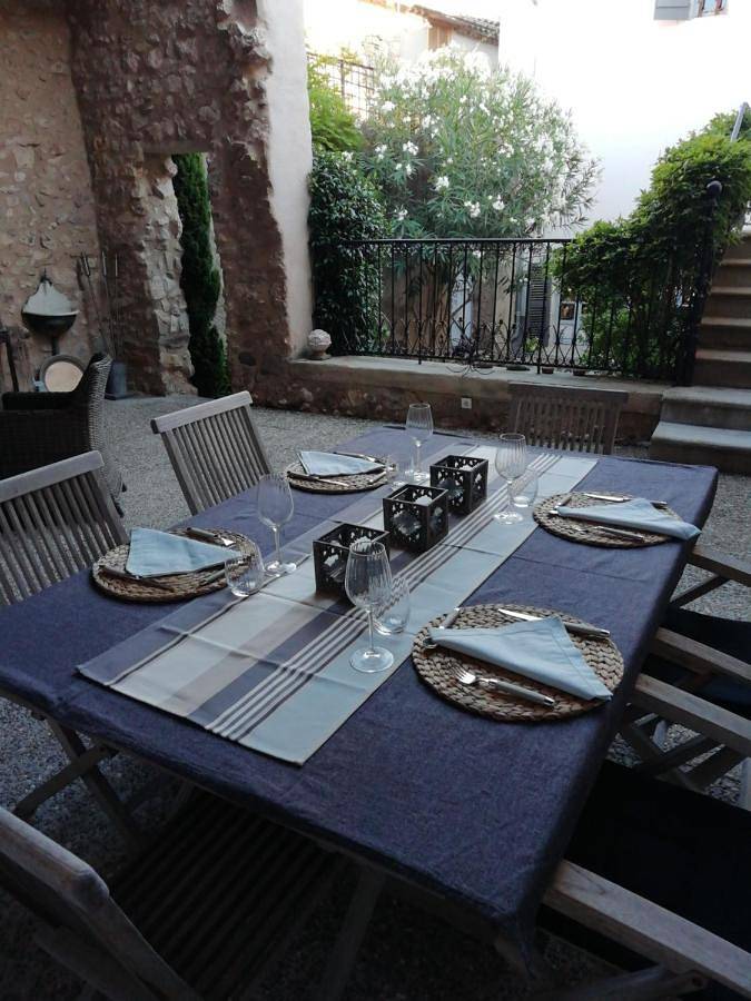 Location de vacances pour 5 personnes, avec vue ainsi que piscine et jardin à Villeneuve-Minervois - 3