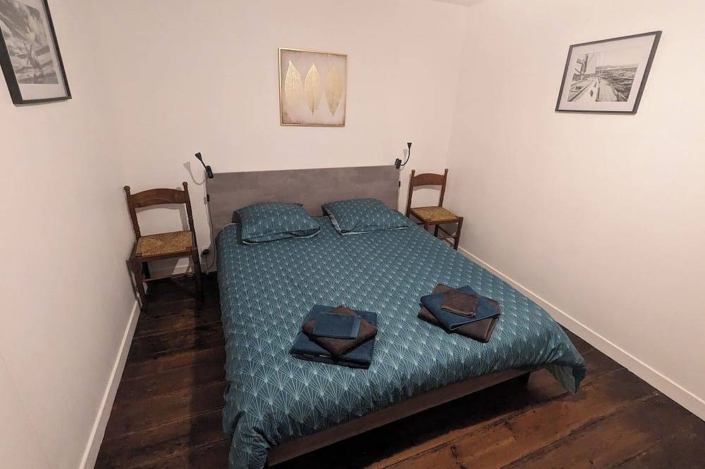 Stone house 60 m2 with garden in the town center near the beaches in Ploumilliau, Ceinture Dorée