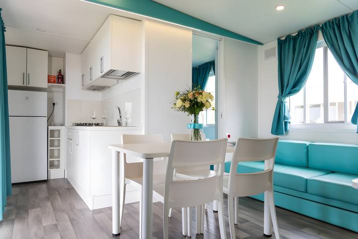 Mobil home pour 4 personnes, avec terrasse et vue sur l’océan, adapté aux familles dans Marina di Camerota - 3