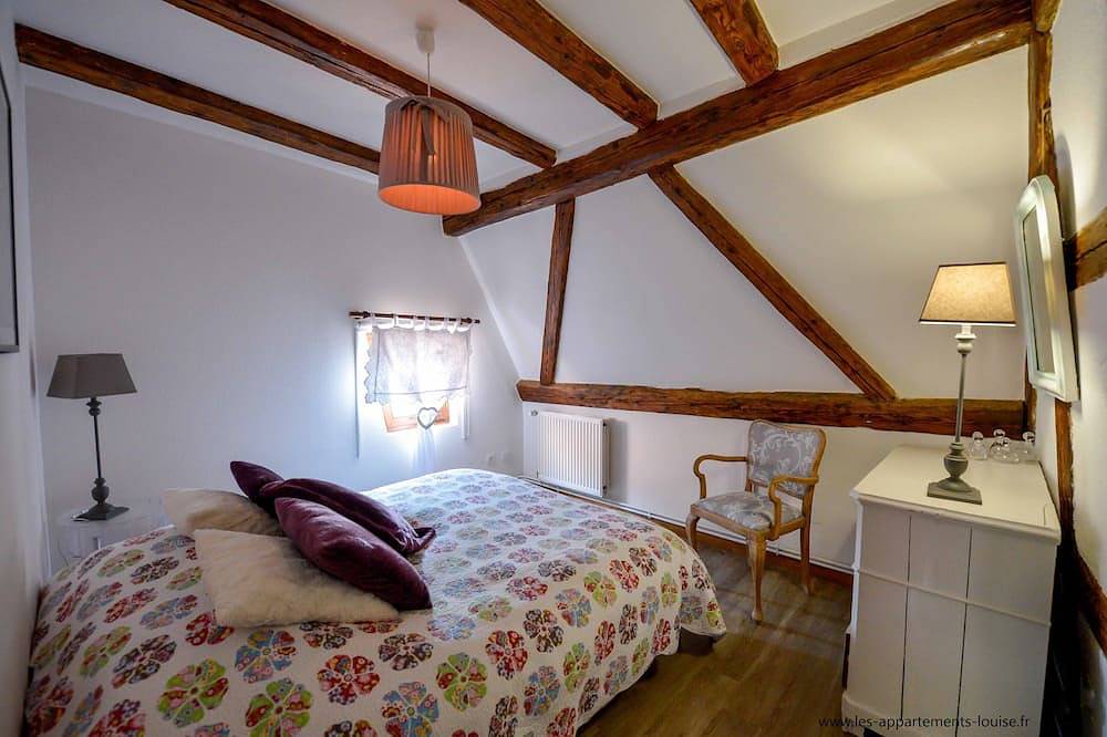Ganze Wohnung, View over the vines in a completely renovated Alsatian house.  in Riquewihr, Regionaler Naturpark Belchen der Vogesen