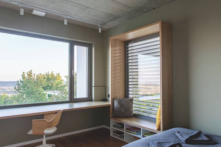 Panoramic Hilltop Villa with Hot Tub, 15 Min to Budapest Center in Wudersch, Danube-Ipoly National Park