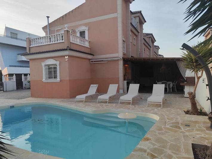 Casa rural para 6 personas, con jardín y piscina en Santa Pola - 2