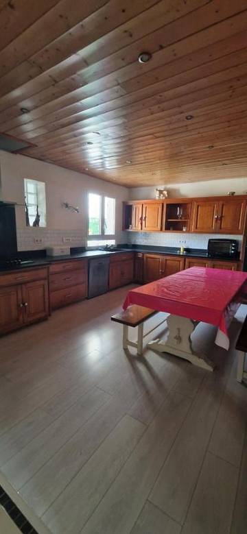 Gîte pour 8 personnes, avec terrasse à Clara
