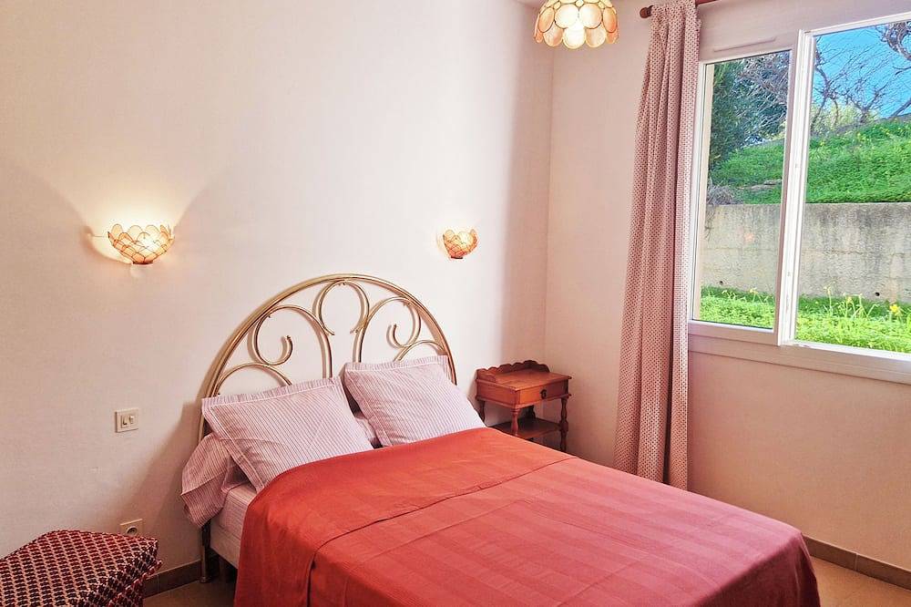 Spacious house with garden between Bastia and Saint-Florent in Biguglia, Bastia e dintorni
