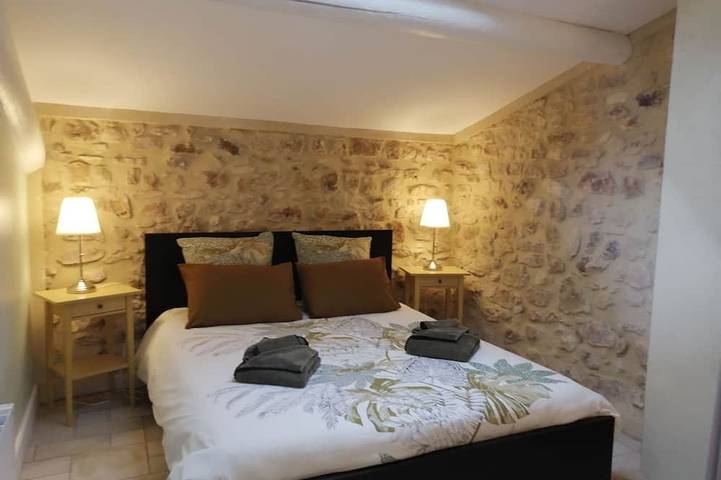 Location de vacances pour 4 personnes, avec jacuzzi et jardin ainsi que terrasse et piscine à Bourdic - 2