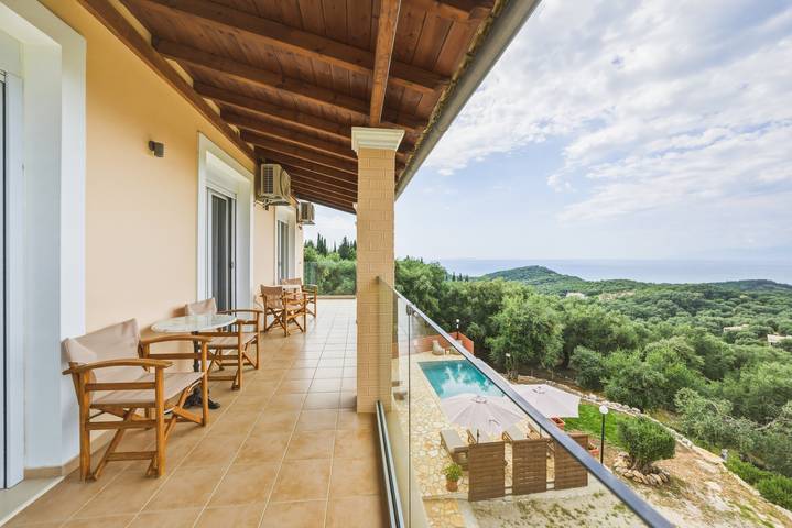 Villa for 7 personer med have in Korfu