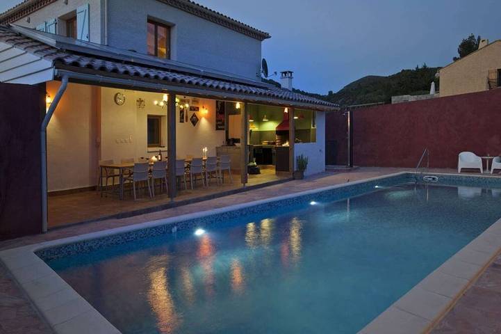 Villa pour 12 personnes, avec terrasse et jardin - 1