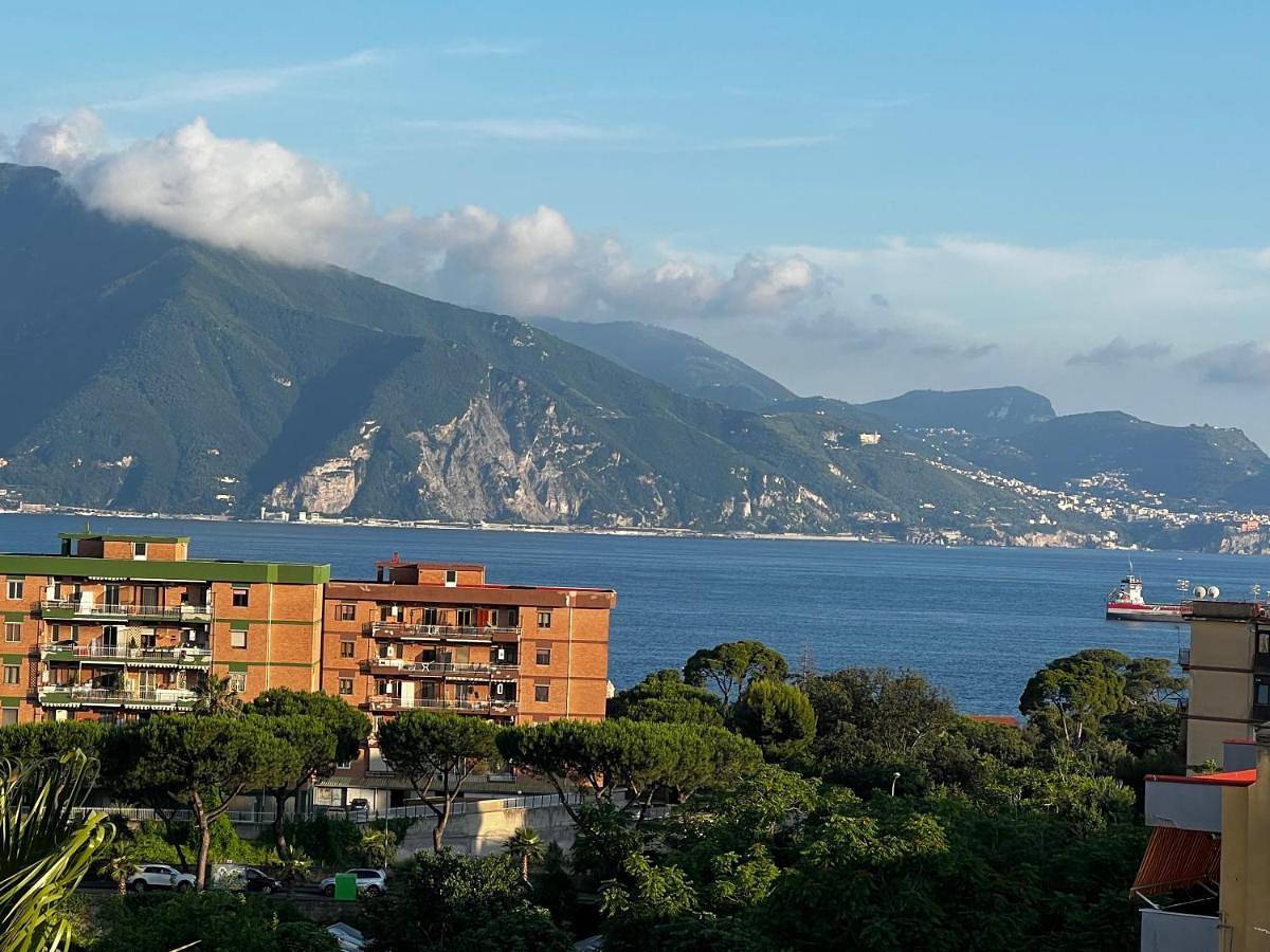 Appartamento intero, Three-Bedroom Apartment in Lido Eldorado, Torre Annunziata