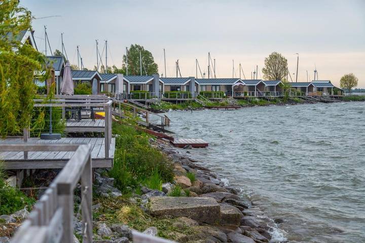 Appartement voor 4 personen, met Terras en Tuin in Bovenkarspel
