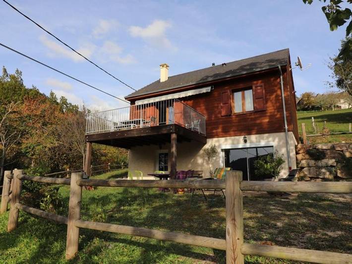 Location de vacances pour 4 personnes, avec Terrasse et Jardin à Vieillevie
