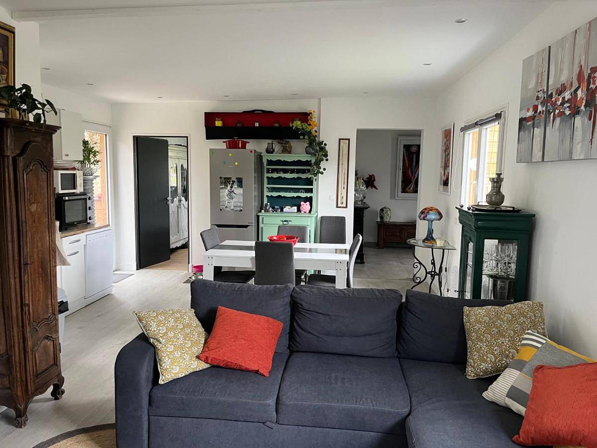 Two-Bedroom Chalet in Yvré-l'Évêque, Sarthe