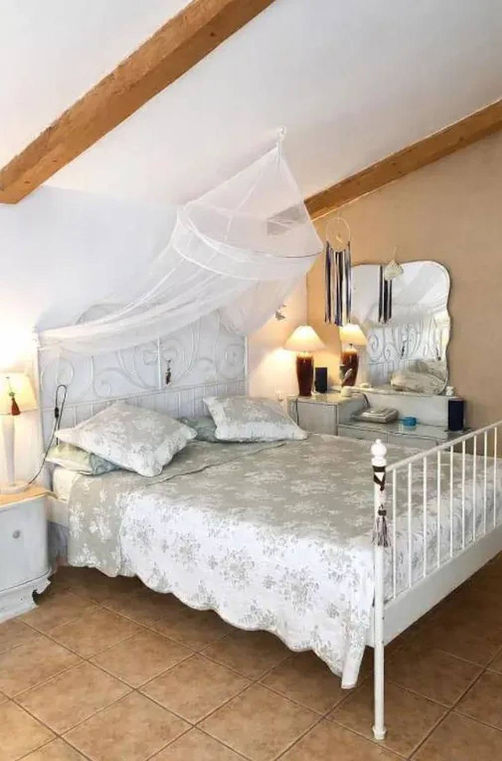 Estudio entero, Estudio acogedor con piscina en Cotignac, 29 m² in Cotignac, Región Brignoles