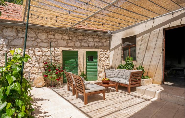 Mediterrane Oase mit Pool und WiFi in Makarska Riviera