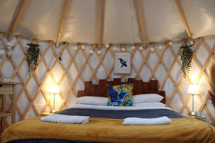 Tente pour 3 personnes, avec Jacuzzi et Terrasse ainsi que Jardin et Vue dans Indre - 4