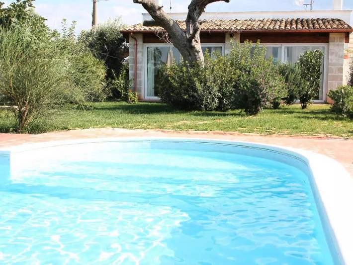 Villa für 5 Personen, mit Terrasse und Garten sowie Pool in Certosa