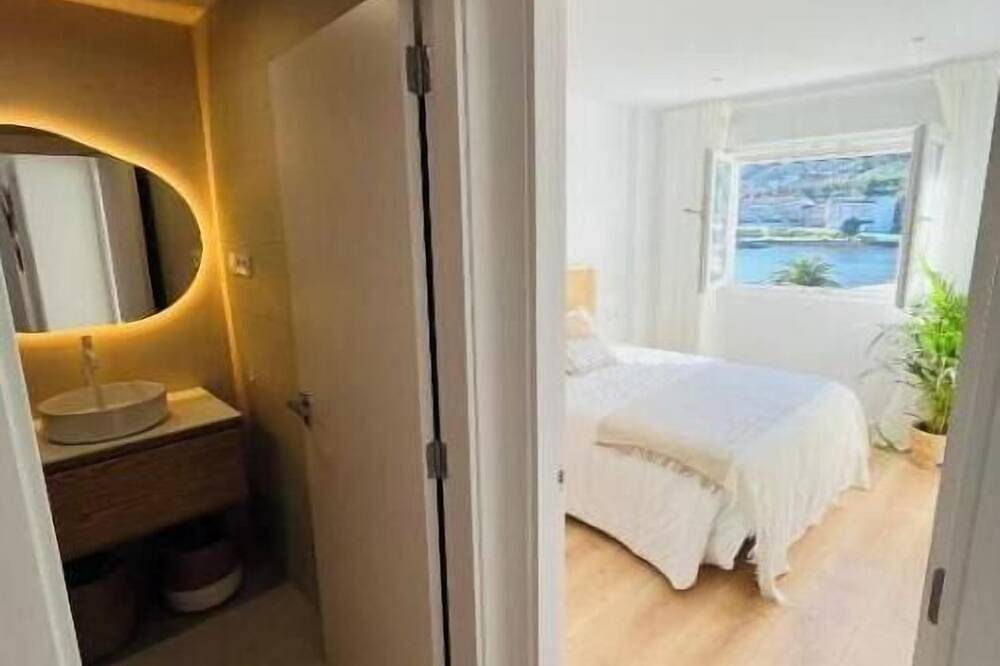 Entire apartment, Ría Living in Cee, Rías Baixas
