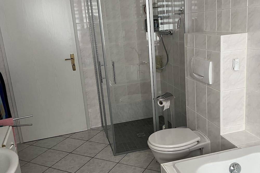 Ganze Wohnung, Geräumige Ferienwohnung mitten in der Altstadt von Fürstenberg/Eisenhüttenstadt in Eisenhüttenstadt, Region Oder - Spree