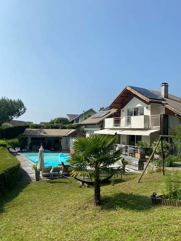 Gîte pour 4 personnes, avec vue sur le lac et terrasse ainsi que sauna et jardin, animaux acceptés à Brison-Saint-Innocent