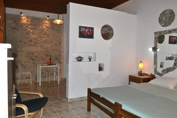 Ferienwohnung für 3 Personen, mit Terrasse und Garten sowie Ausblick in Kissamos