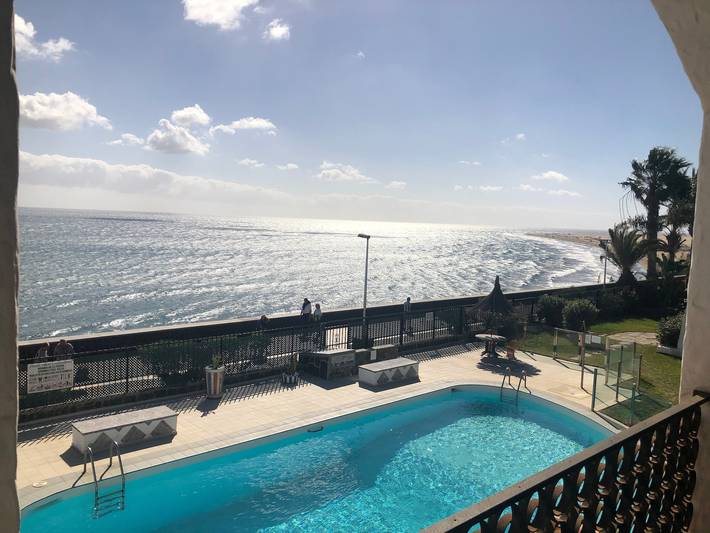 Entire apartment, Holiday Home 'Panoramic Ocean View' with Shared Pool, Wi-Fi and Air Conditioning in Maspalomas, San Bartolomé de Tirajana