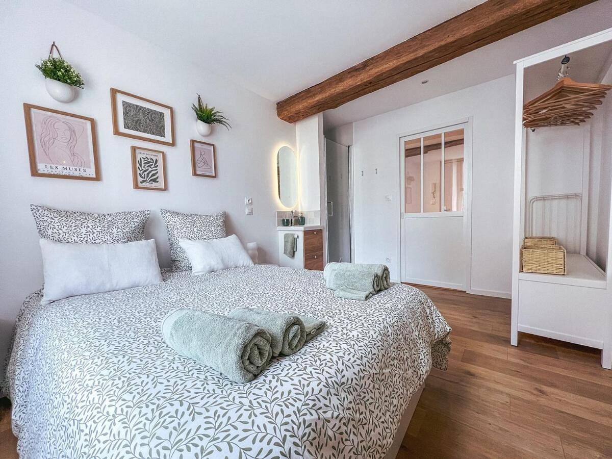 Appartement entier, One-Bedroom Apartment in Gevrey-Chambertin, Région de Dijon