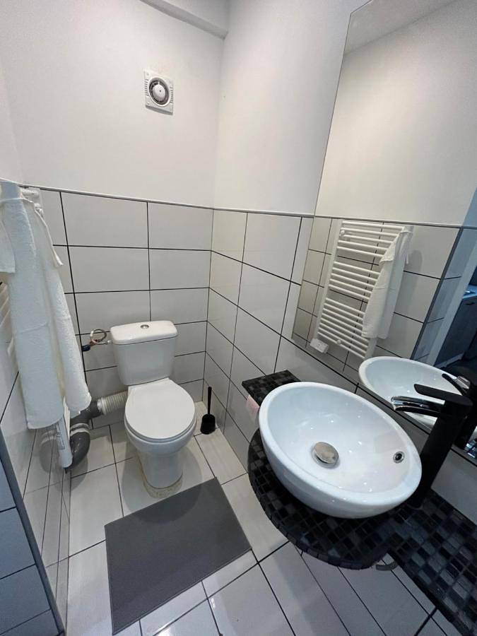 Gîte pour 2 personnes, avec Terrasse à Villeneuve-le-Roi - 4