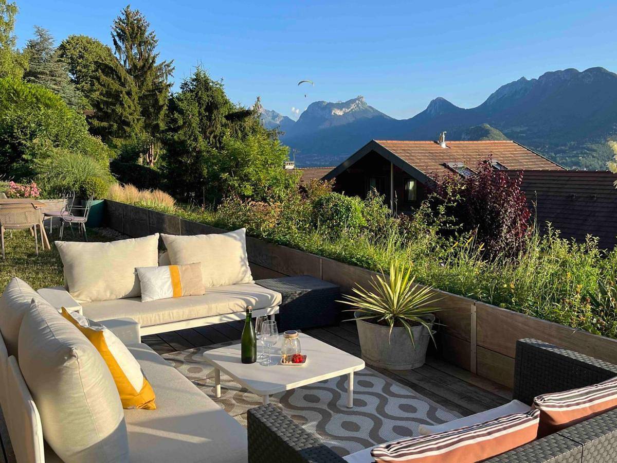 Queen Room with Garden View in Talloires-Montmin, Région d'Annecy