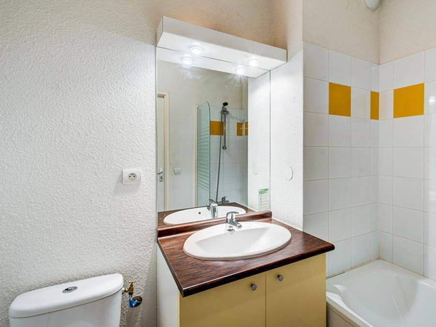 Résidence Illixon - Vacancéole - Studio 4 personnes - Studio 4 personnes avec coin nuit in Luchon-Superbagnères, Bagnères-de-Luchon