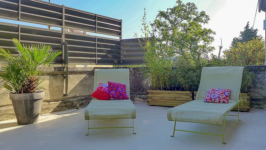 Entire apartment, Apartment in the heart of the village • 50 m² terrace in Saint-Paul-Trois-Châteaux, Nyons region