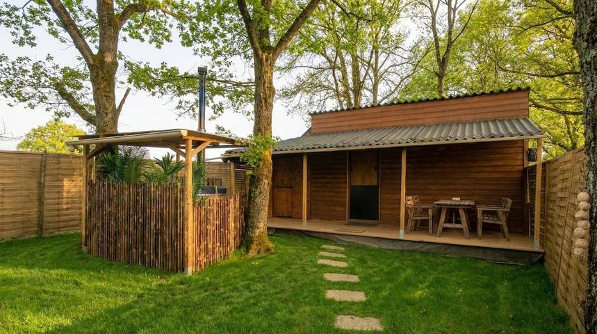 Gîte pour 4 personnes, avec Jacuzzi et Terrasse ainsi que Jardin et Piscine à Le Breuil - 3