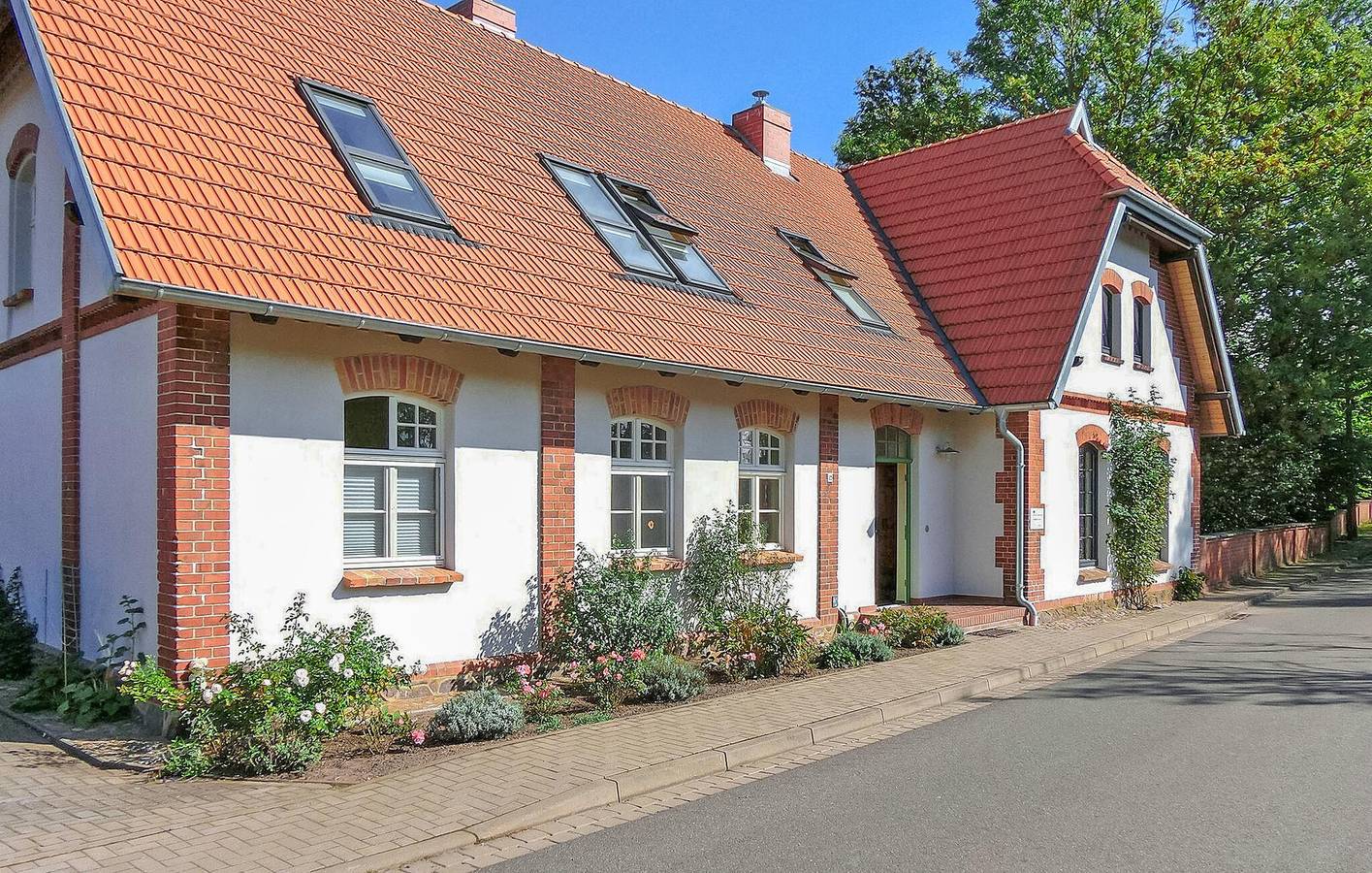 Cozy Apartment with Parking, TV, WiFi & Dishwasher in Hohen Demzin, Swiss of Mecklenburg