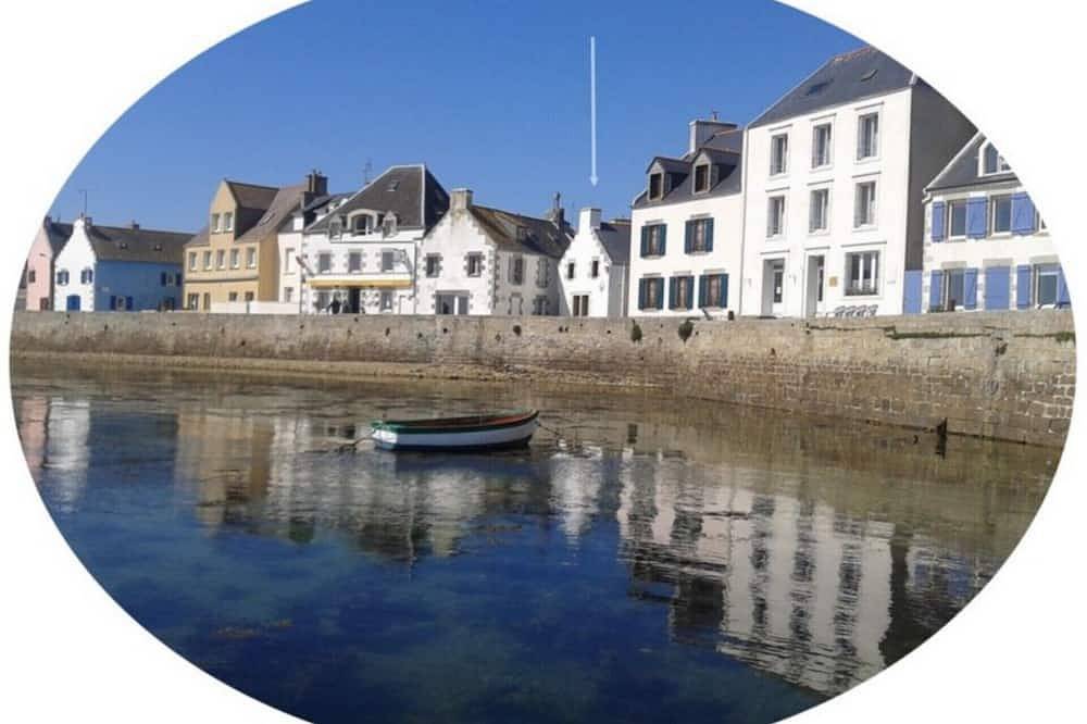 Île de Sein, maison de pêcheur (meublé de tourisme 3*, wifi) sur le quai Sud in Île de Sein, Iroise