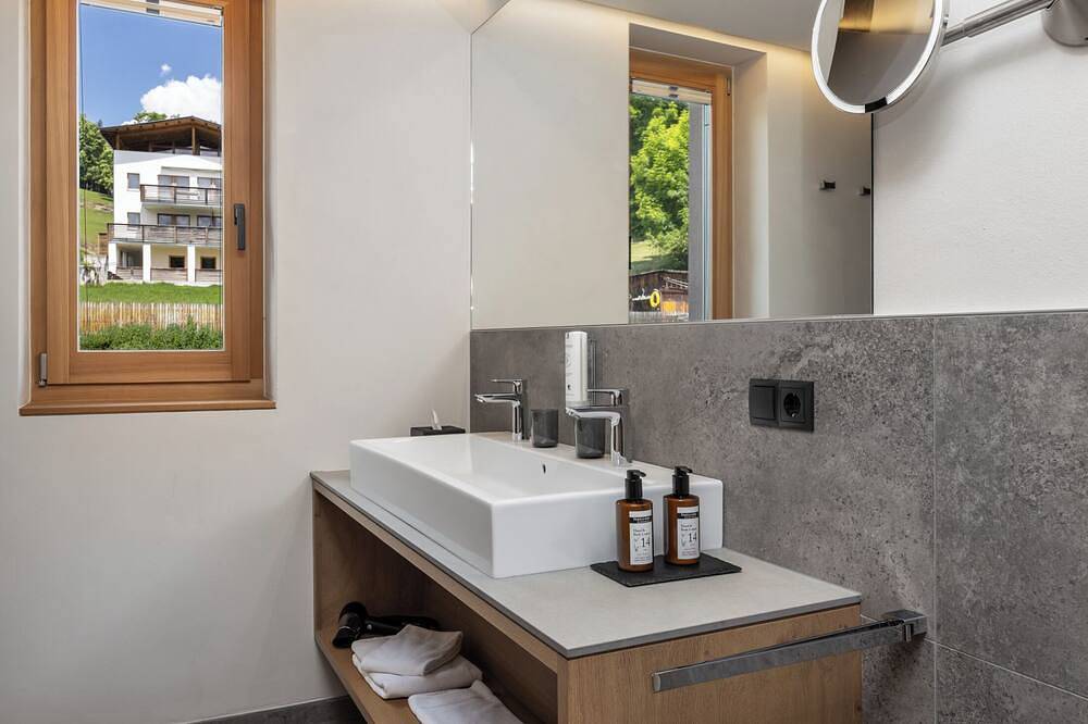 Ganze Wohnung, Apartment 1 mit Schwimmbad- und Saunabenutzung in Burgeis, Mals