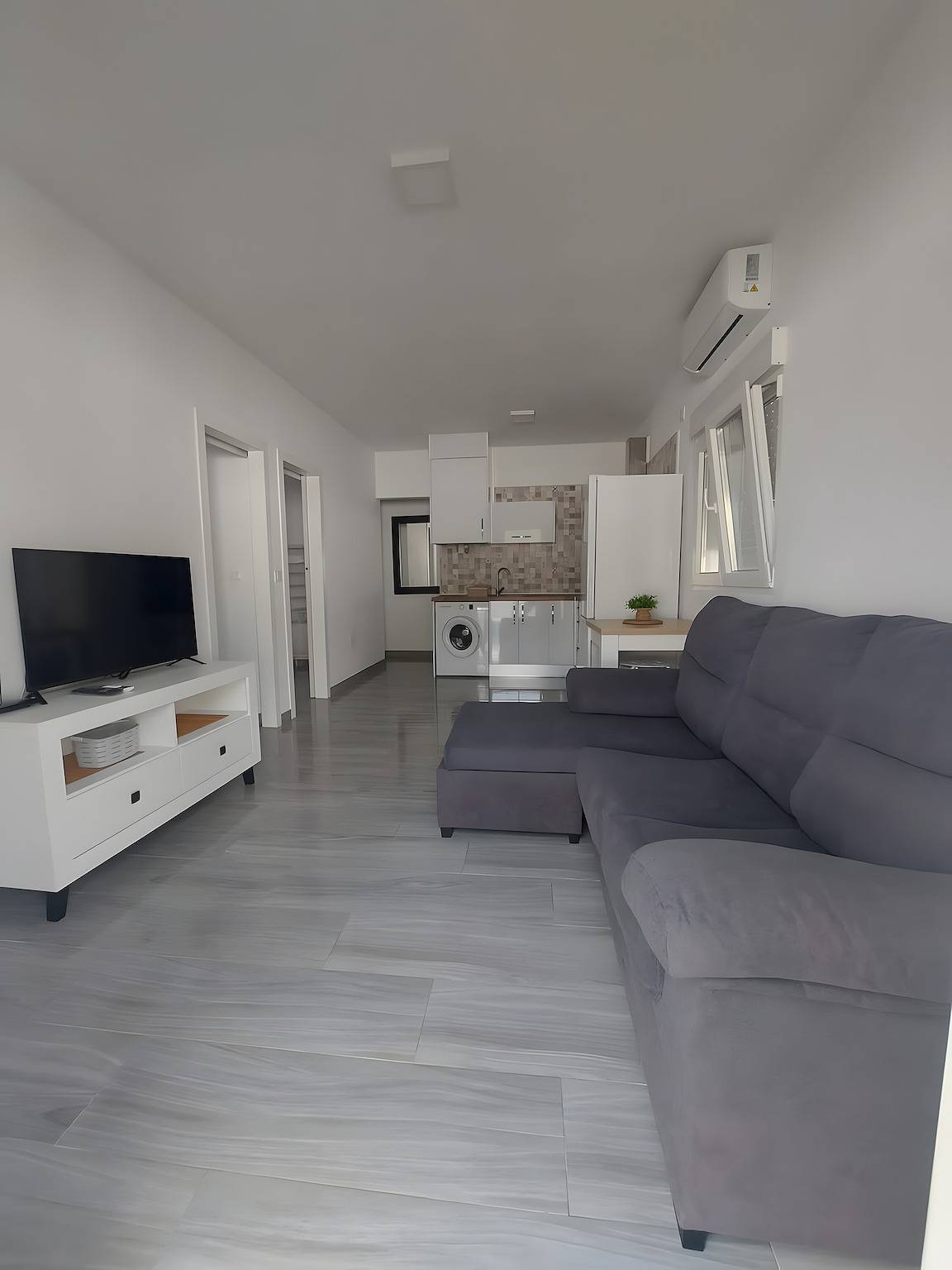 Casa vacacional 'Alex 1' con piscina privada, Wi-Fi y aire acondicionado in Zahora, Barbate