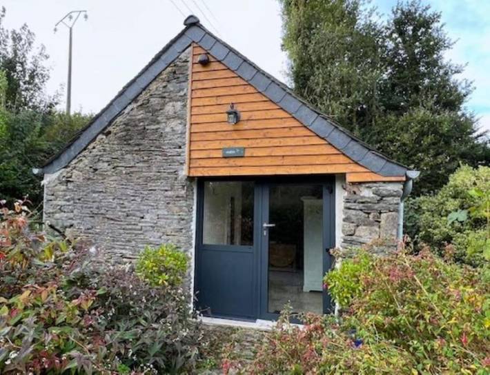 Location de vacances pour 2 personnes, avec jardin ainsi que piscine et vue à Sizun - 2