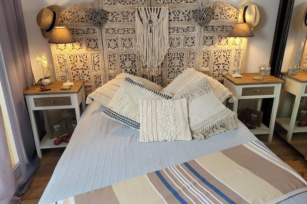 Gîte de charme  avec piscine et jardin in Roquebrune-sur-Argens, Côte méditerranéenne (France)