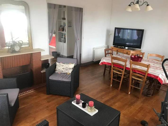 Gîte pour 6 personnes, avec balcon à Objat - 4