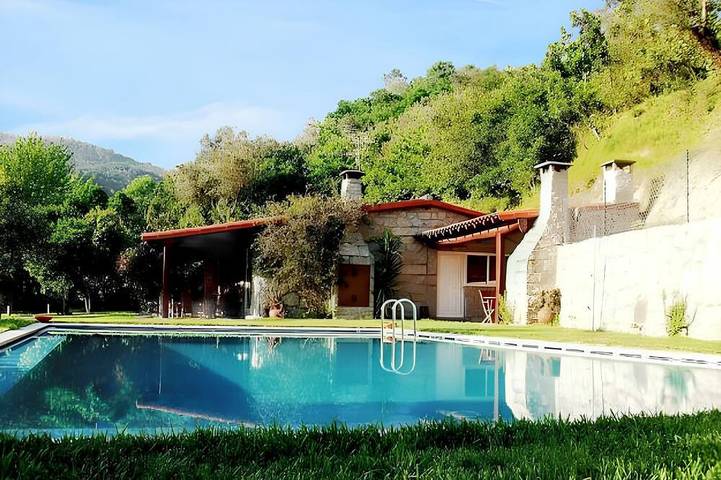Location de vacances pour 4 personnes, avec jardin dans Caniçada