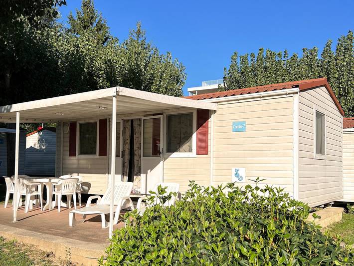 Camping für 5 Personen, mit Terrasse und Kinderpool sowie Pool in Peschiera del Garda
