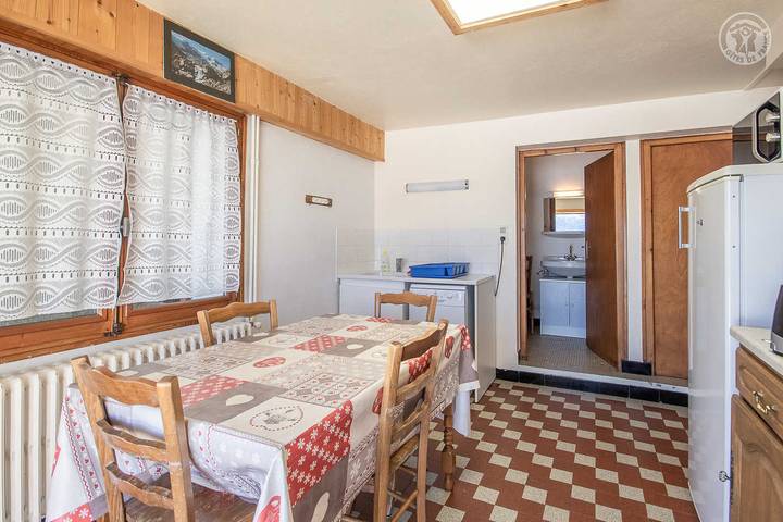 Chalet pour 4 personnes, avec terrasse, animaux acceptés dans Massif du Mont-Blanc - 2