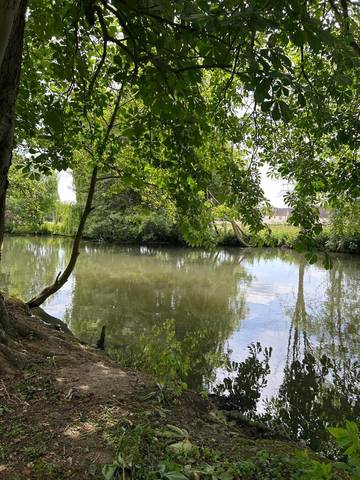 Tente pour 8 personnes, avec vue ainsi que terrasse et jardin, animaux acceptés dans l' Eure