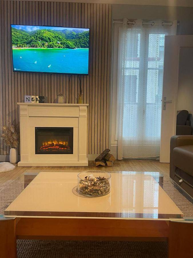 Appartement entier, Two-Bedroom Apartment in Colombes, Hauts-de-Seine