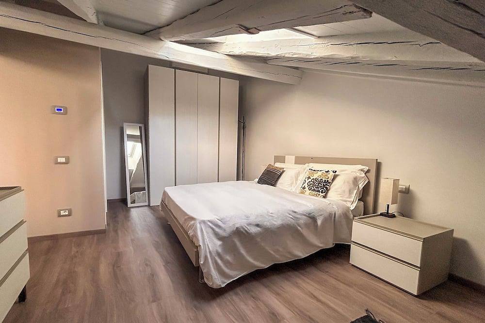 Appartamento intero, [Sky Cinema] Eleganza e design nel cuore di Trento in Trento, Dolomiti di Fiemme