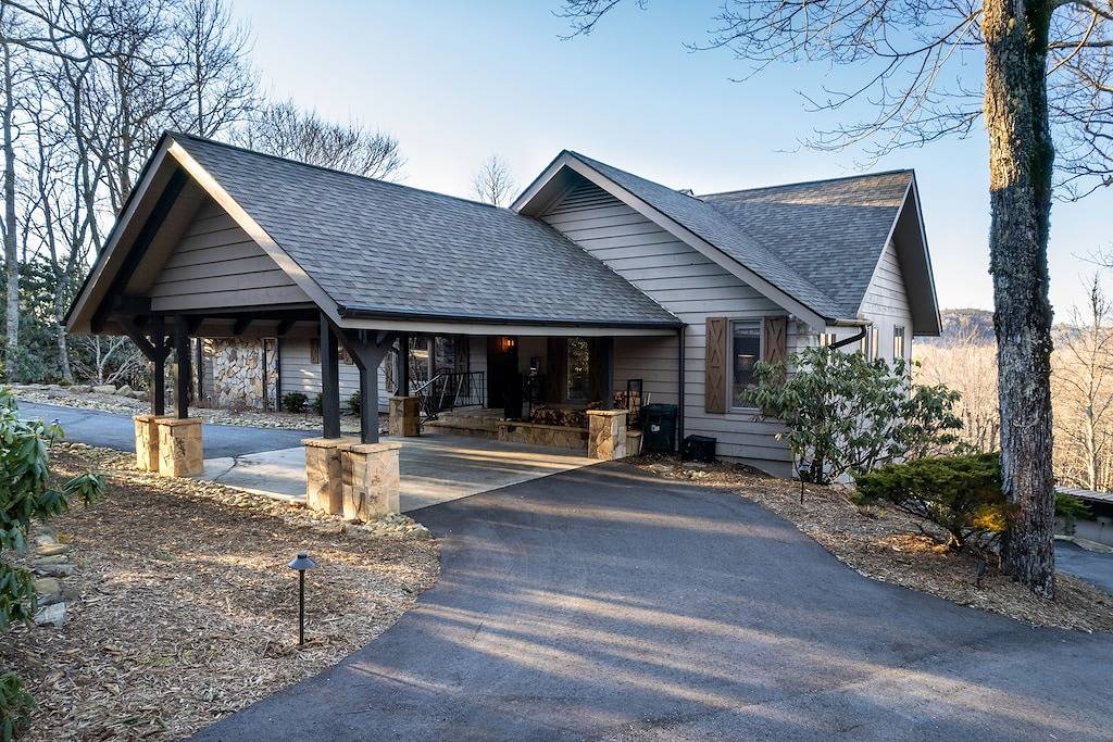 The High House - an amazing 5 Star Luxe mountain retreat in Highlands/Cashiers in Macon County