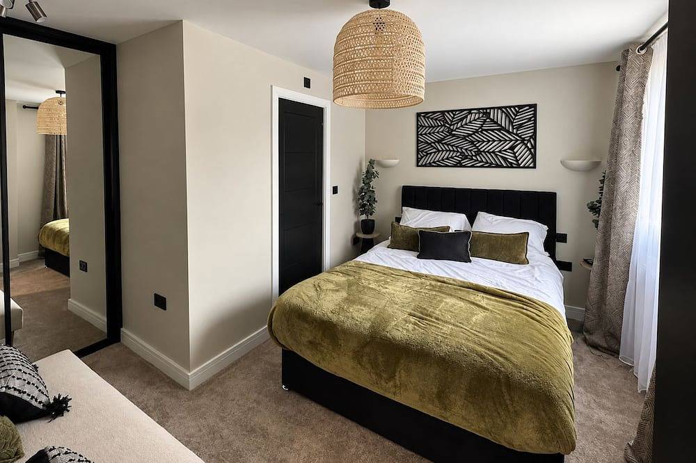 Appartement entier, Nr Airport, Sleeps 6, 5 Beds, Private Parking in Stockport, Grand Manchester