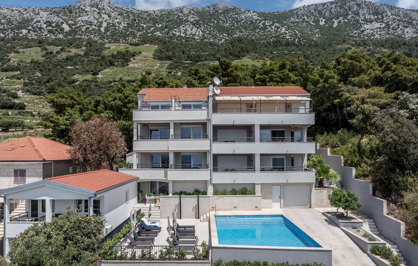 Ganze Ferienwohnung, Apartment mit Meerblick, Pool, Küche und WLAN – 100 m vom Strand entfernt in Potomje, Dubrovnik-Neretva