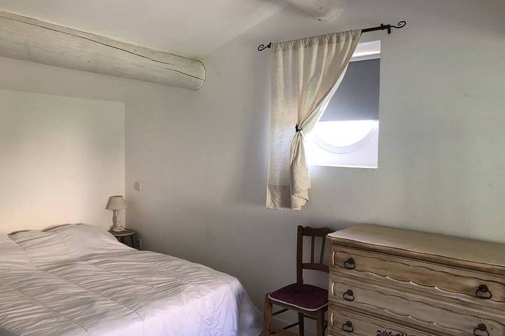 Location de vacances pour 6 personnes, avec piscine ainsi que jardin et terrasse à Ongles - 3