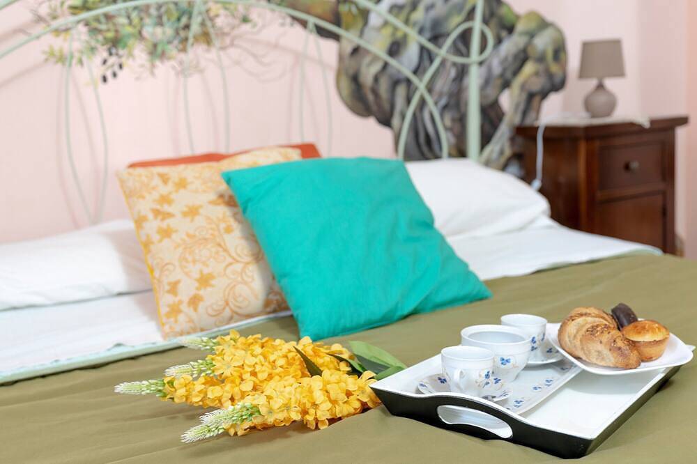 Bed and Breakfast 'Paradise - Ulivo' with Private Garden, Wi-Fi and Air Conditioning in Melendugno, Lecce Province