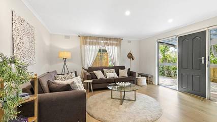 Holiday Home for 8 People in Anglesea, Surf Coast Shire, Photo 2