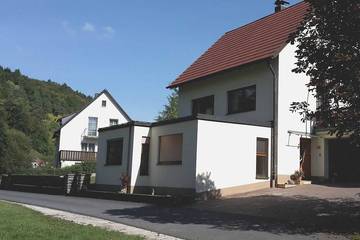 Ferienwohnung für 3 Personen, mit Garten in Plankenfels